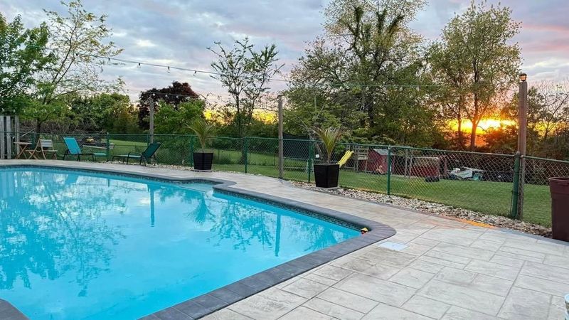 Pool Deck & Outdoor Living
