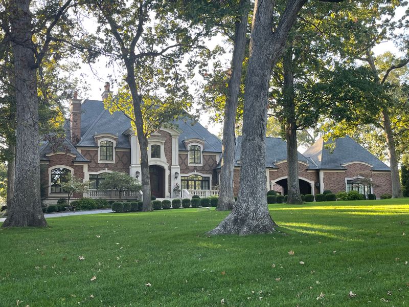 Restoration Radiance: Transforming Huntleigh's Exterior Elegance with See2it Clean