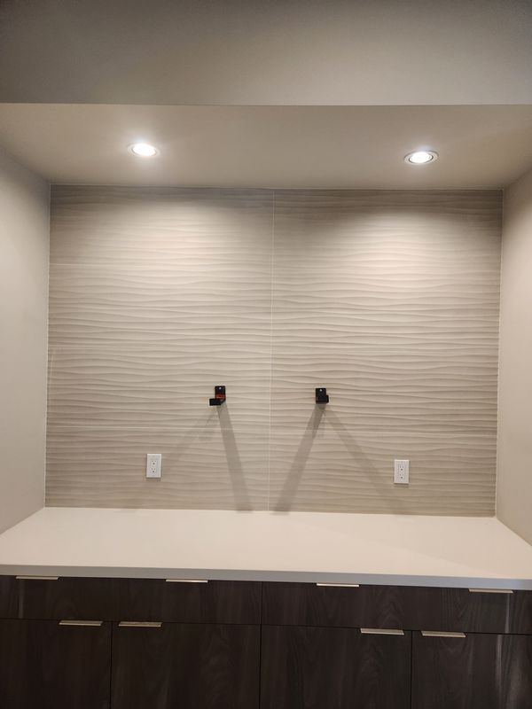 Accent walls/ Fireplace