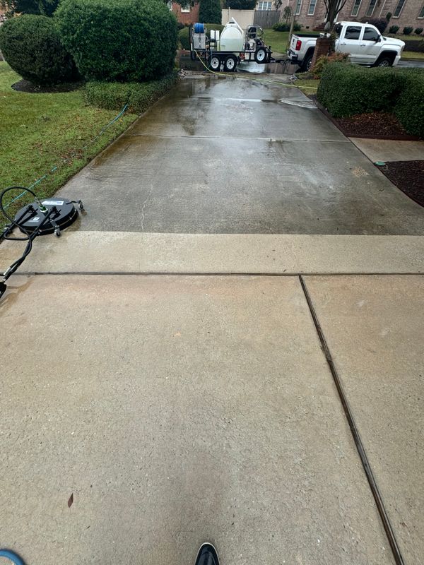 Driveway and Sidewalk Cleaning