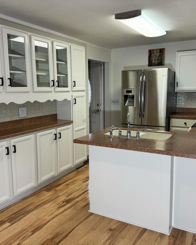 Kitchen and Cabinet Refinishing