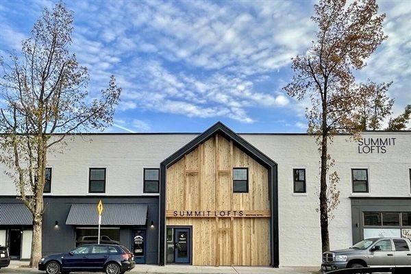 "Elevated Elegance: Kingsmen Painting Transforms Summit Lofts in Mt. Shasta"