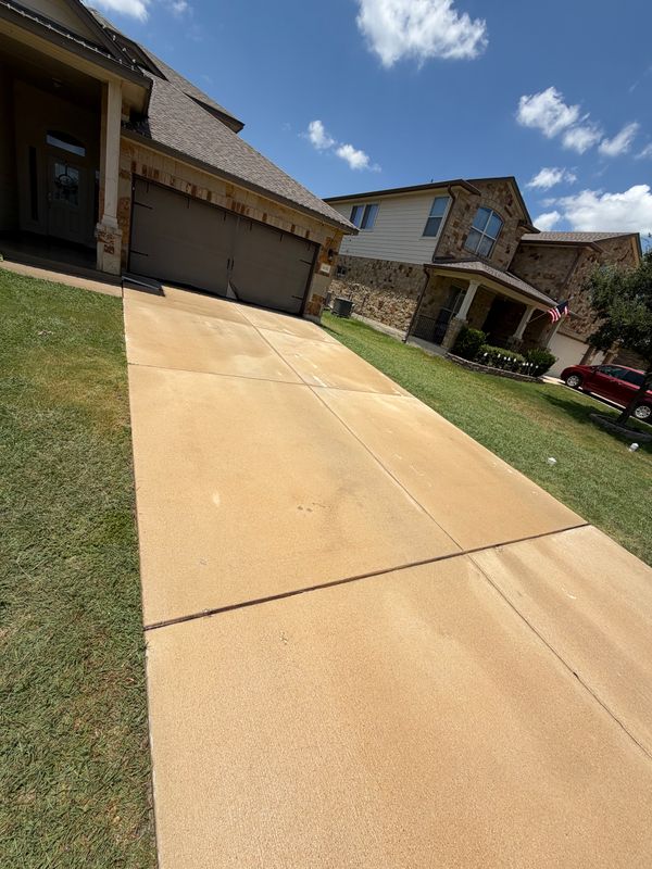 Driveway and Sidewalk Cleaning