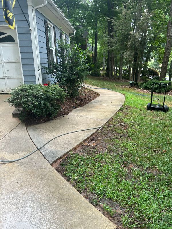 Driveway and Sidewalk Cleaning