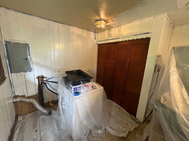 Transformative Elegance: Revitalized Oil-Based Walls in Clayton, NJ by Sanders Painting LLC