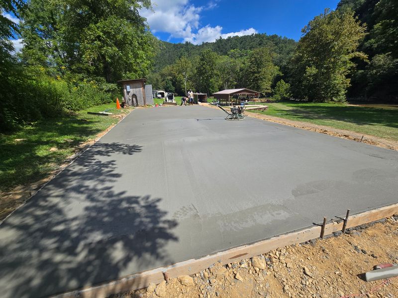 Concrete Pouring & Finishing