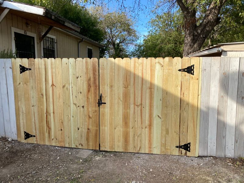 Fence Repair and Maintenance