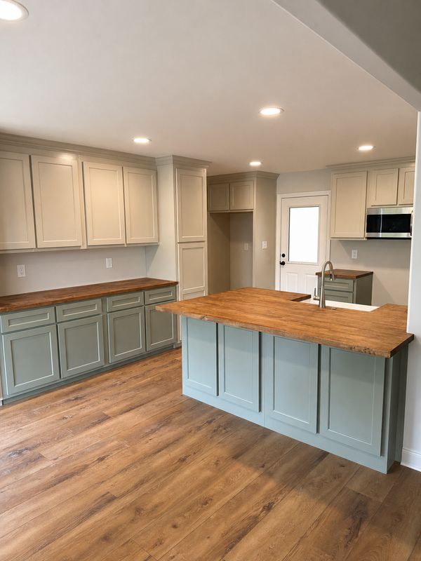Modern Elegance: Transforming Spaces with CMT Construction's Kitchen Masterpiece