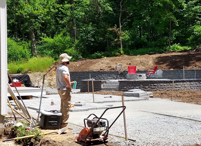 Hardscaping contractor