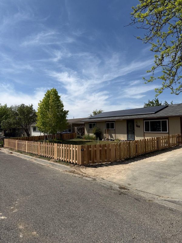 Wood Privacy Fence 