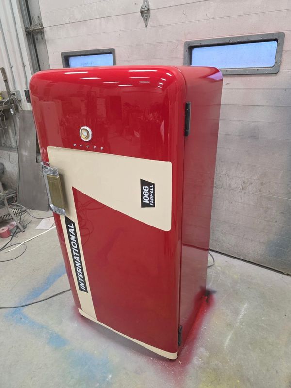 Vintage refrigerator restoration