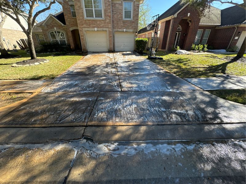 Pristine Driveways and Walkways: Transforming Sienna Plantation's Curb Appeal in Missouri City, TX