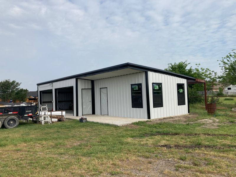 Metal Buildings/Barndominiums