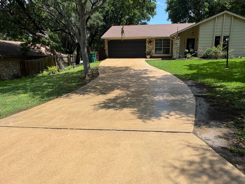 Driveway and Sidewalk Cleaning