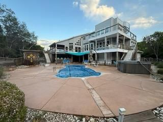 Pool Deck Cleaning