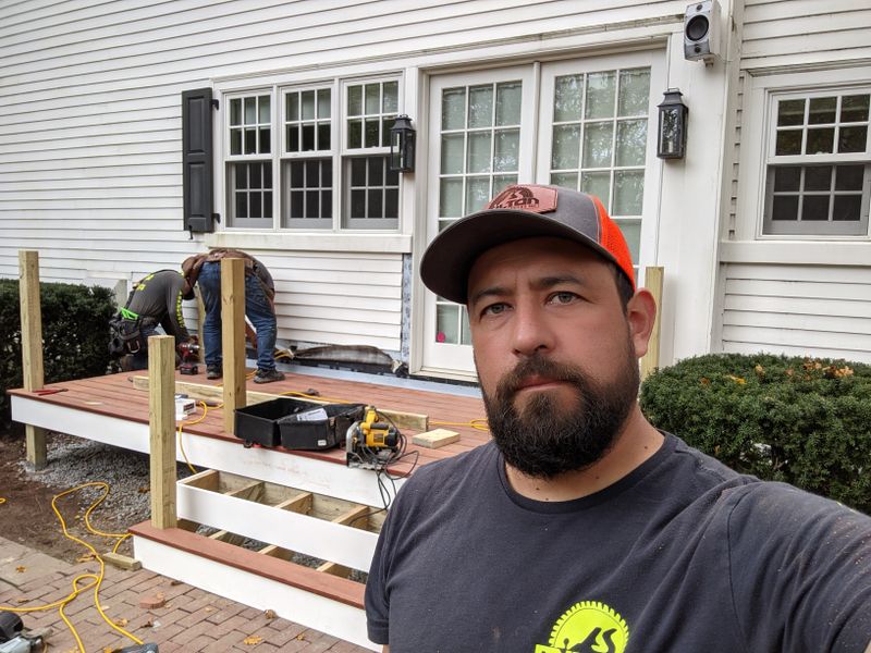 EXTERIOR CARPENTRY & DECKS (SELECT RENOVATIONS)