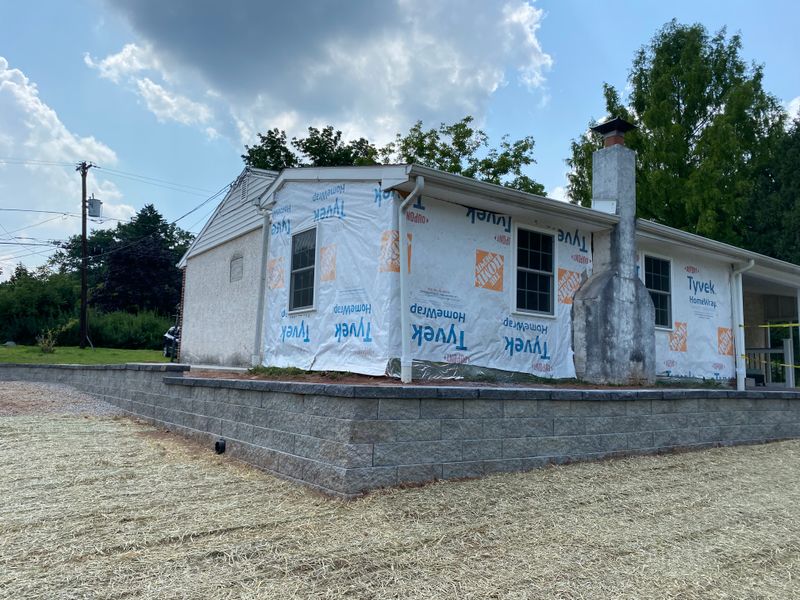 Hardscaping/pavers/retaining walls
