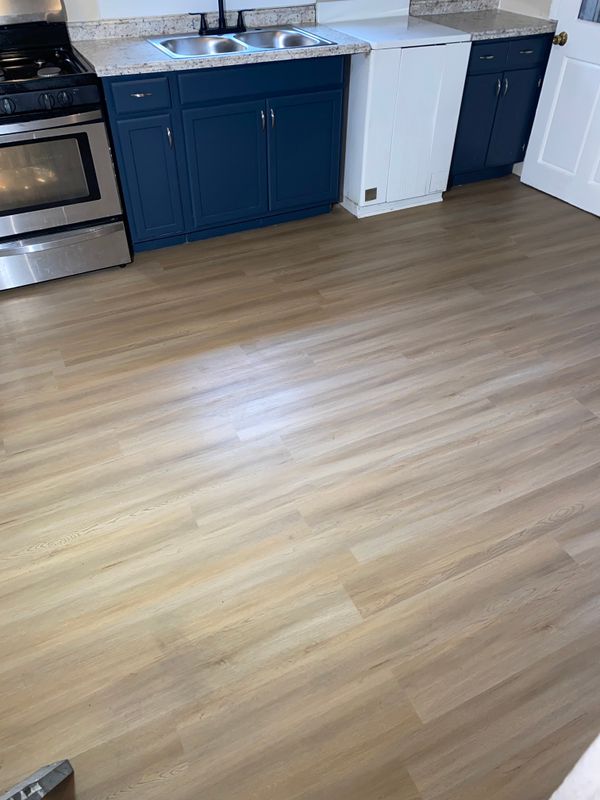 Hardwood & Vinyl Flooring
