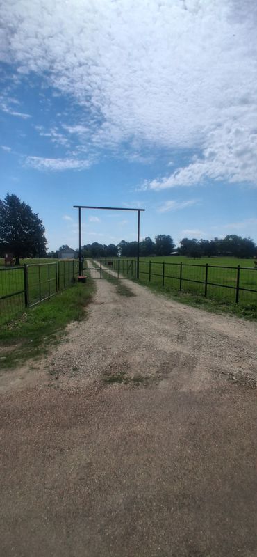 Custom Pipe Fencing
