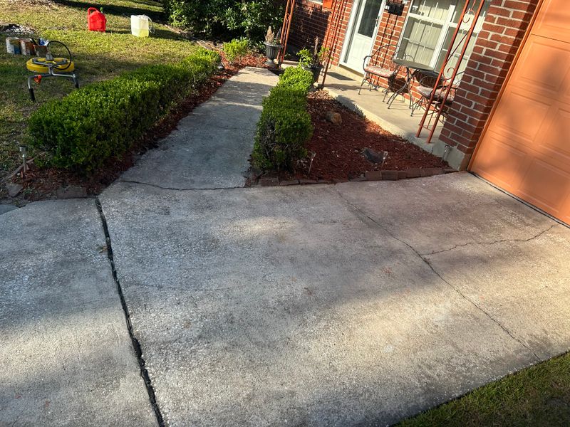 Driveway and Sidewalk Cleaning