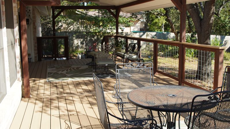 DECKING