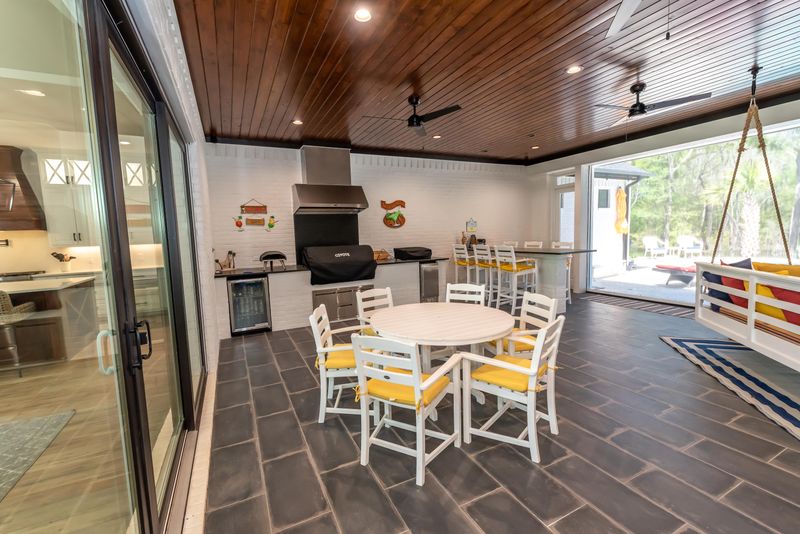 Outdoor Kitchen
