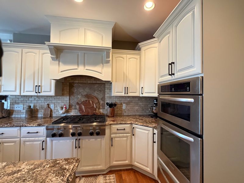 Kitchen Cabinets 