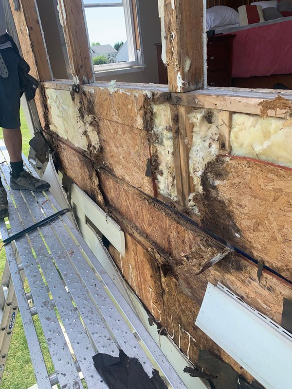 Laxs dr - windows, siding 
