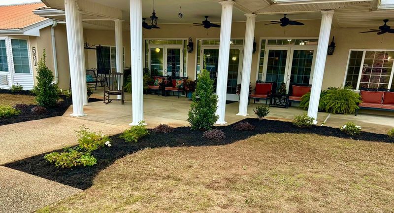 Landscape Bed Maintenance