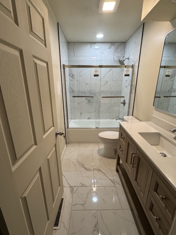 Makanda master and full bath