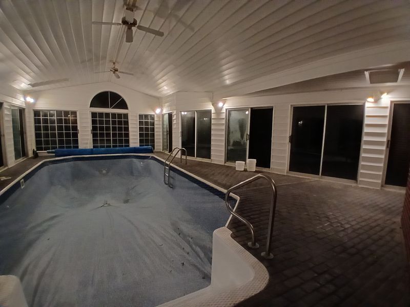 13 doors, 2 windows,  plus pool room Mechanics
