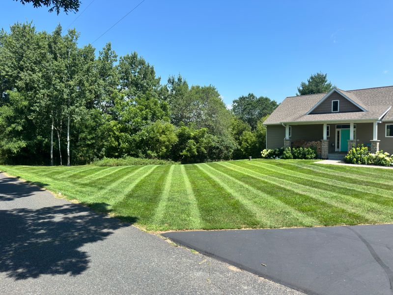 Weekly Lawn Maintenance in Menomonie, WI