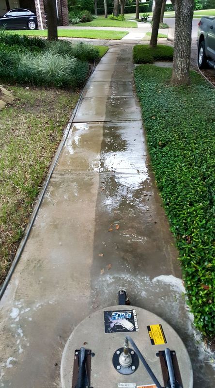 Driveway & Sidewalk Cleaning