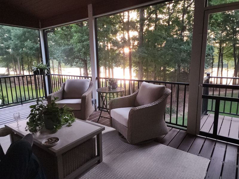 Bespoke Backyard Retreat: Elevating Outdoor Living Spaces with Style and Functionality