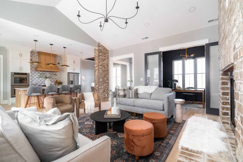 Southern Charm Custom: Design & Build