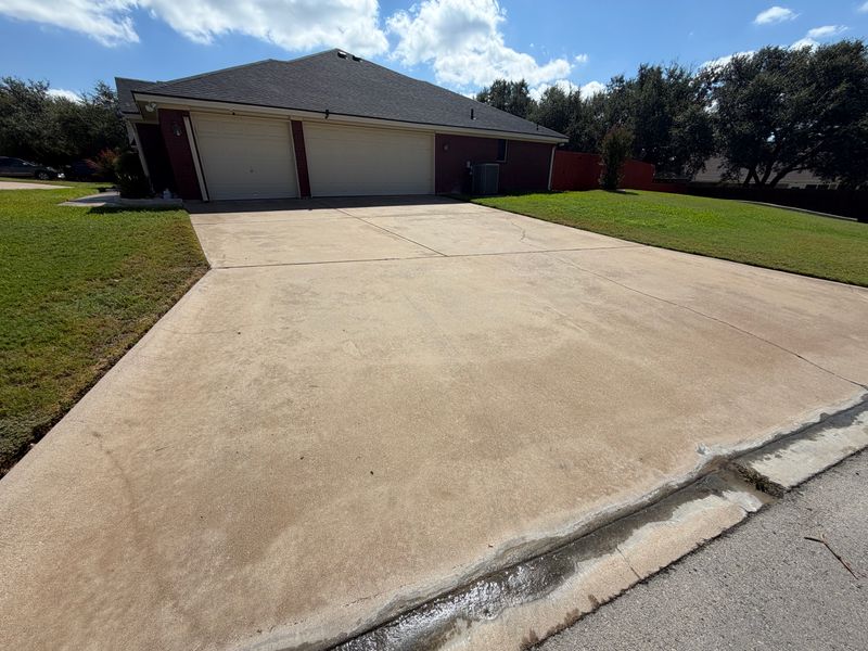 Driveway and Sidewalk Cleaning
