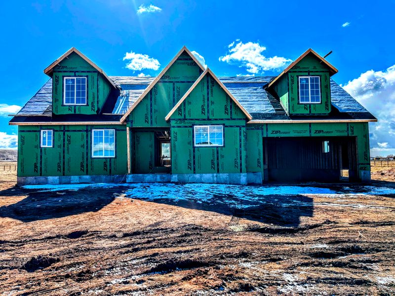 "Custom Dream Home Living in Fort Bridger: Tailor-Made Elegance on Expansive 5-Acre Estate"