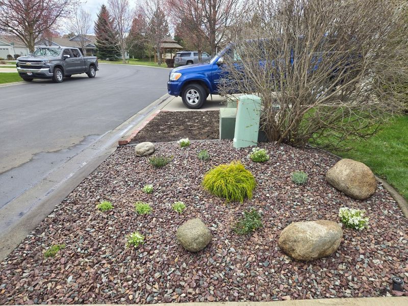 Cedar Serenity: Transformative Mulch Installation in Coeur d'Alene by Ida-Home Hardscapes