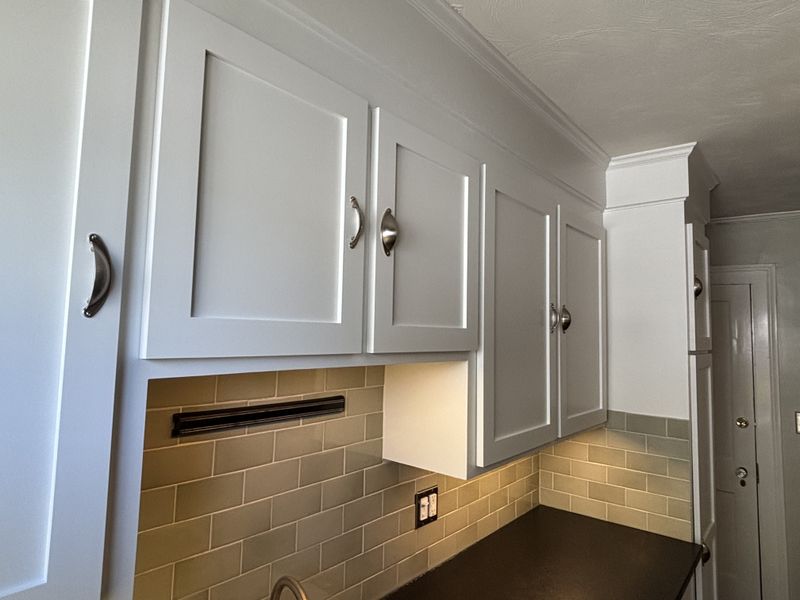 FINISH CARPENTRY & CUSTOM WORK