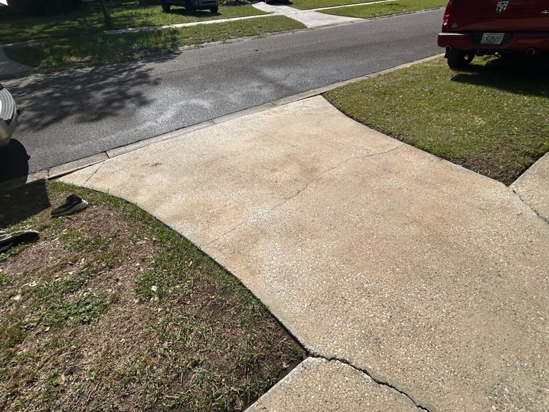 Driveway and Sidewalk Cleaning