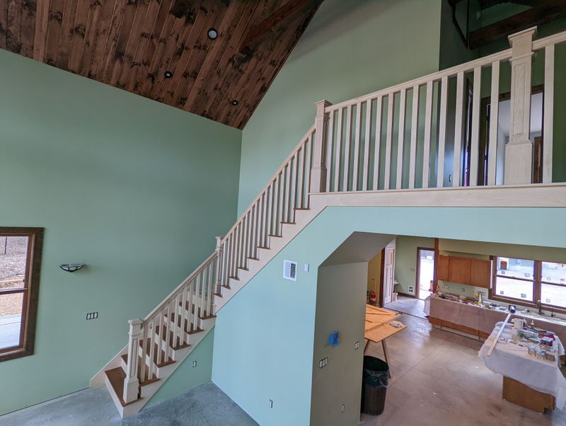 FINISH CARPENTRY & CUSTOM WORK