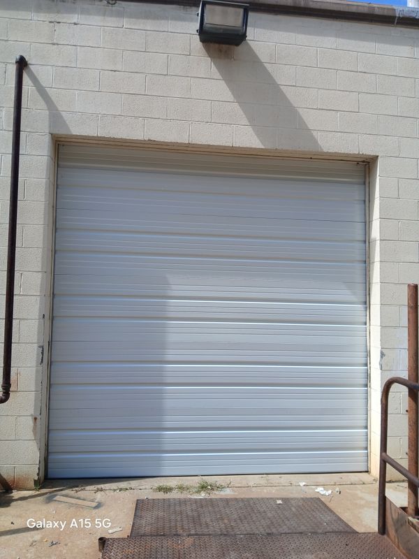 Seamless Garage Door Installation for Commercial Excellence