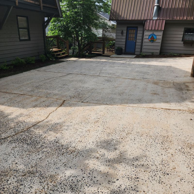 Driveway and Sidewalk Cleaning
