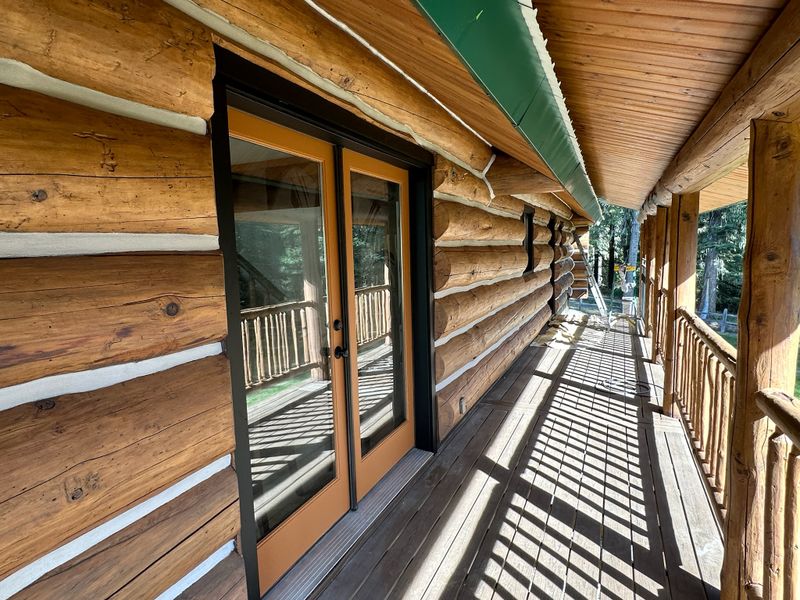 Log Homes Refinishing