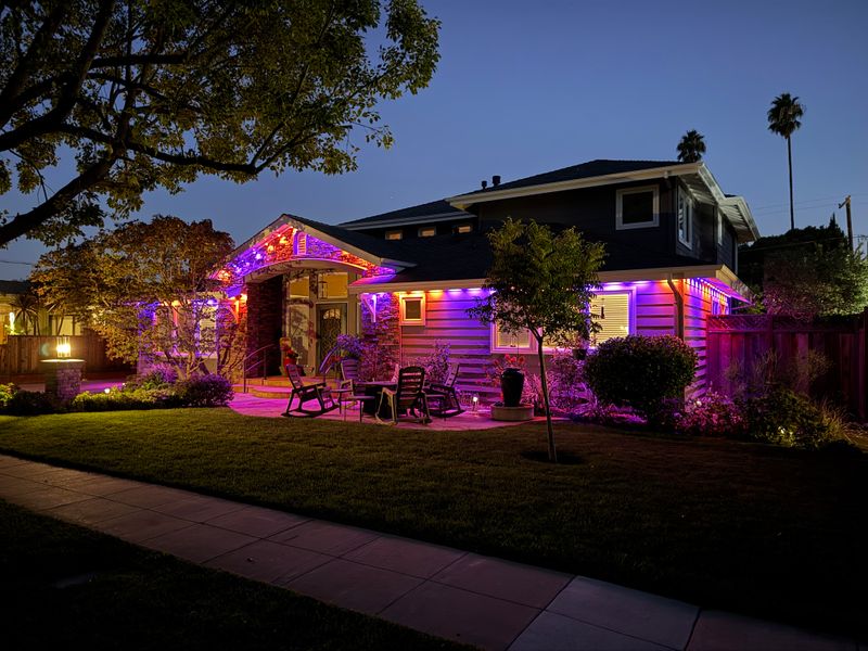 Holiday lighting 