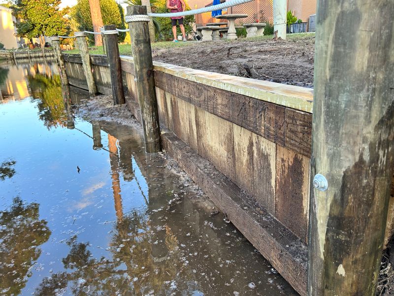Seawall/ Retaining wall