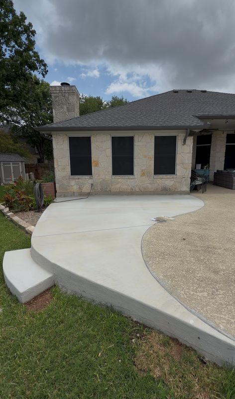 Full Outdoor Entertainment Space