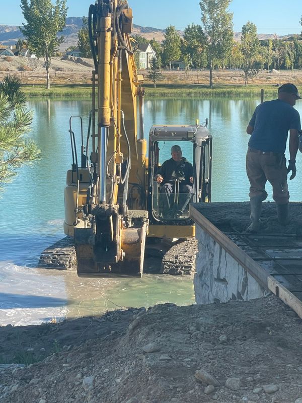 Patio Concrete pour installation