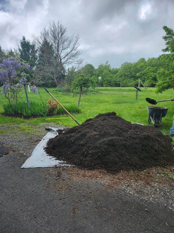 Muclhing & Weeding