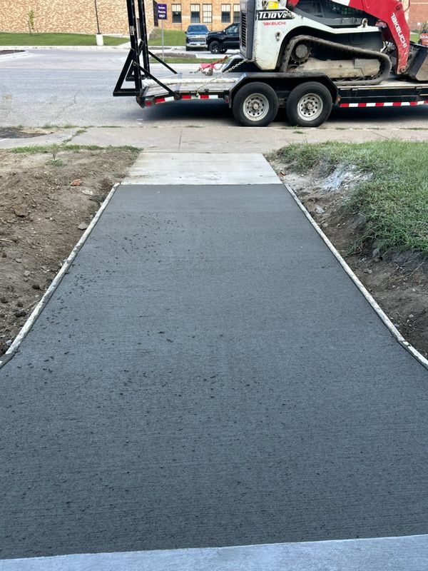 Precision Paving: Transforming Pathways with LABS Concrete Expertise